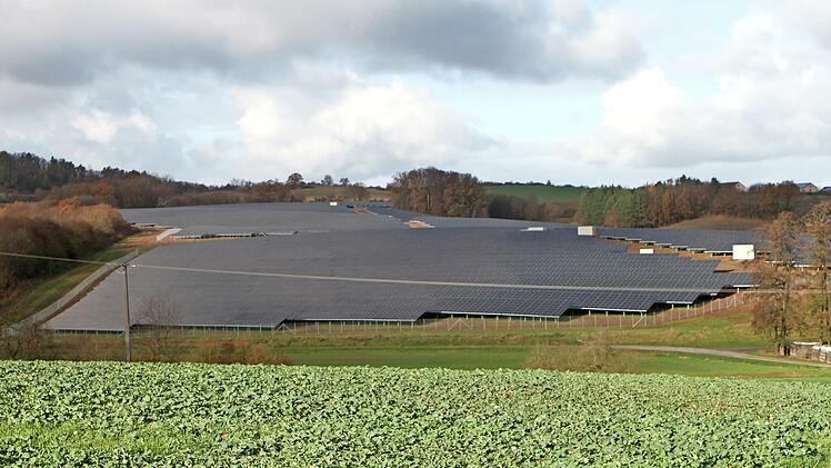 Bei Photovoltaikflächen sieht man noch großes Potenzial, hier die Anlage bei Ebern-Heubach.