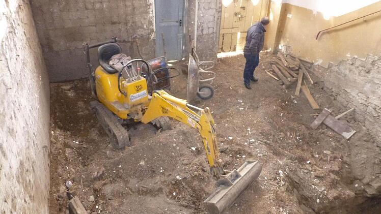 Bei den Vorarbeiten zur Sanierung ging es gründlich zur Sache.