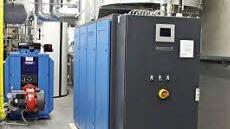 Die B&uuml;rger erhalten Einblick in die neue Schwimmbadtechnik. Foto: RK