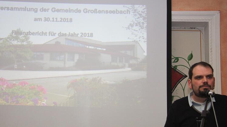 Jörg Hausam erstattete den Finanzbericht.   Foto: Richard Sänger