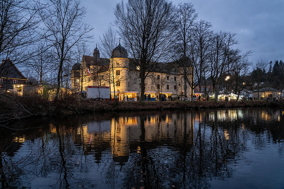 Der wunderschöne Weihnachtsmarkt ist ein Erlebnis für die ganze Familie!