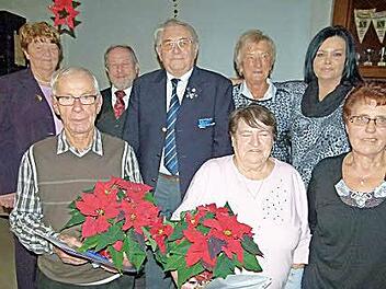 Die Jubilare beim VdK Weitramsdorf (von links): Annelore Stelzner, Franz März, Thomas Heinlein, Horst Nikol, Renate Schulz, Irma Seifert, Antje Behrendt und Heidrun Hauptmann. Foto: Lothar Weidner