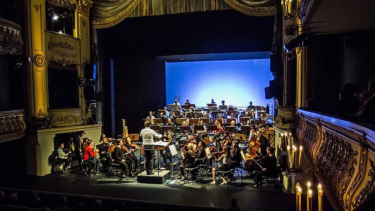 Impressionen vom Mitmachkonzert im Landestheater Coburg unter der Leitug von Dominik TremelFoto: Jochen Berger