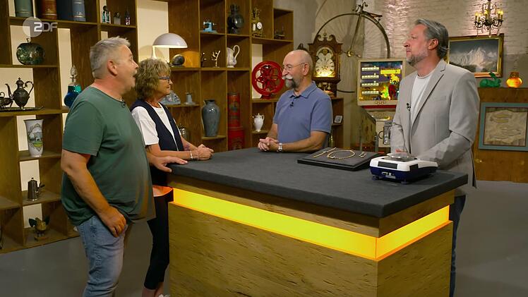 Gemeinsam mit seiner Ehefrau Iris wollte Peter den Erbschmuck seiner Mutter verkaufen, denn "er hat keinen emotionalen Wert". Am meisten reizte ihn, das Geld "hemmungslos zu verjubeln".