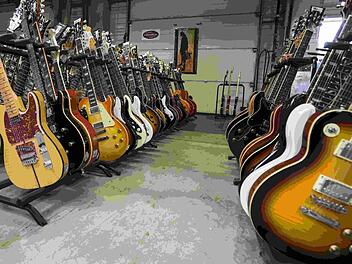 Das Musikhaus Thomann in Treppendorf (Hans-Thomann-Stra&szlig;e 1) l&auml;dt zum j&auml;hrlichen Flohmarkt auf dem Gesch&auml;ftsgel&auml;nde ein. Foto:pr