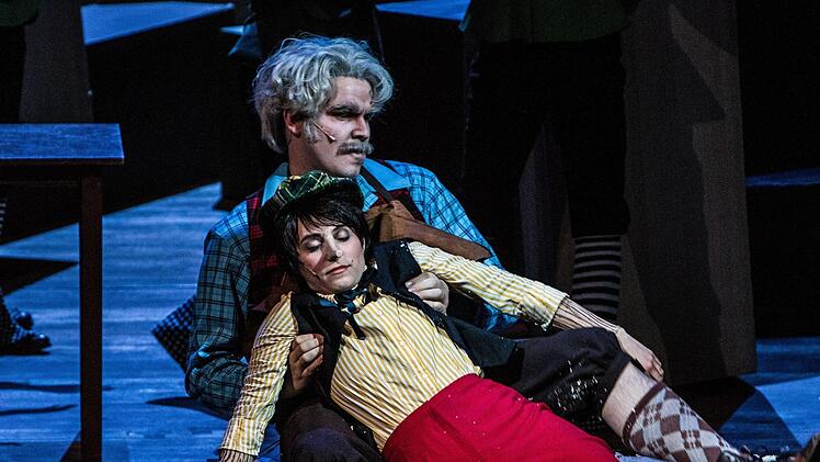 Probenimpressionen aus dem Landestheater: Die Familienoper "Pinocchio" feiert am Samstag Premiere in Coburg. In der Titelpartie: Francesca Paratore. Den Geppetto singt Franz Xaver Schlecht.Foto: Jochen Berger