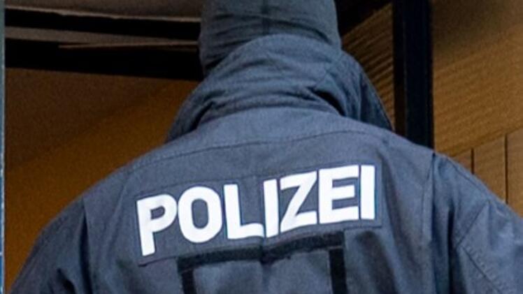 N&uuml;rnberg: Polizei durchsucht mehrere Wohnungen - Verdacht auf Mitglieder "militanter Linksextremisten"