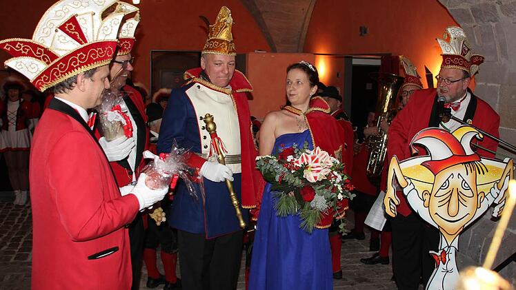 Vizepräsident Andreas Bauer, Kanzler Georg Löffler, Prinz Udo I., Prinzessin Silke II. und Präsident Uli Böhm (von links)