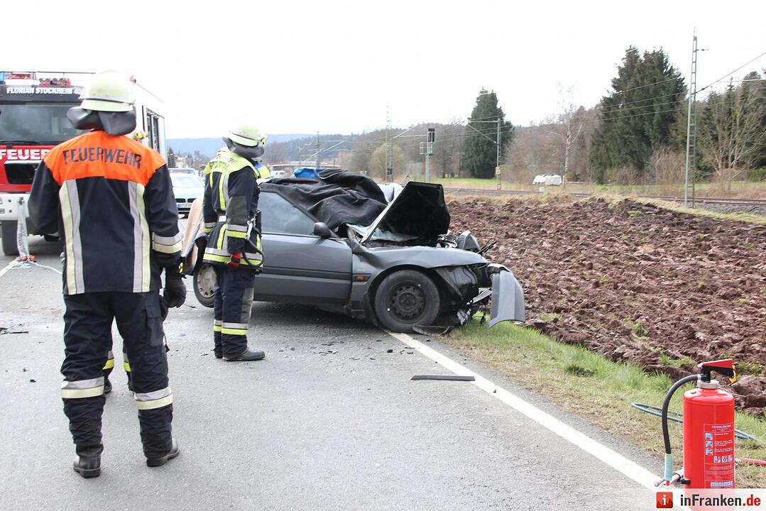 Autofahrer stirbt auf B85 bei Stockheim