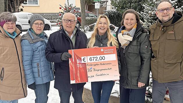 Bei der Scheck&uuml;bergabe (von links): Gisela Oeckler, Agnes Pflaum, Robert Martin, Petra Lade, Natalie Zitzmann, Marco Zahn.