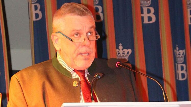 Der Bildungsreferent klärte über die Herkunft der Bezeichnung Bockbier auf.