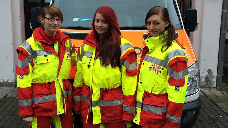 Die ASB-Mitarbeiterinnen Ramona Stümpfel, Leticia Krauß und Jana Nendel sehen ihren Dienst am Heiligen Abend als etwas Besonderes.