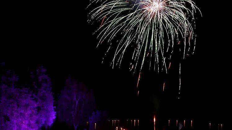 Das Feuerwerk beim Trebgaster Seefest ließ keine Wünsche offen.  Foto: Dieter Hübner