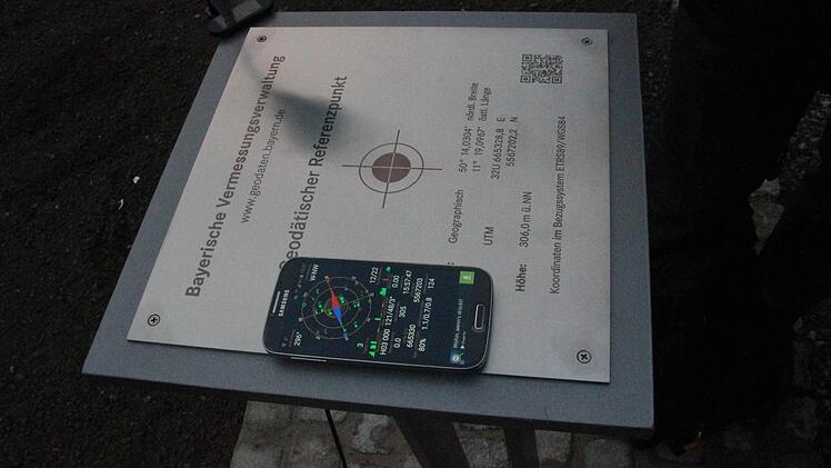 Smartphones, für die eine kostenlose App heruntergeladen wurde, können gecheckt werden.  Foto: Friedwald Schedel