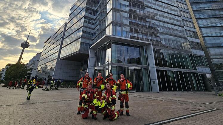 Feuerwehr Helmbrechts zeigte "Teamwork und Pr&auml;zision" bei K&ouml;lner Treppenlauf
