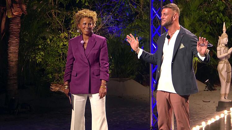 Auch f&uuml;r Georgina gut: Serkan Yavuz wird am Ende der letzten "Stunde der Wahrheit" von Emmy Russ und Cosimo Citiolo aus der Show geschmissen.
