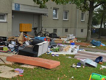 Wenn bisher in Bamberg die Sperrmüll-Abfuhr anrückt, findet sie meist ein Chaos vor. Mehr Flexibilität soll hier für Abhilfe sorgen. Foto: Ronald Rinklef