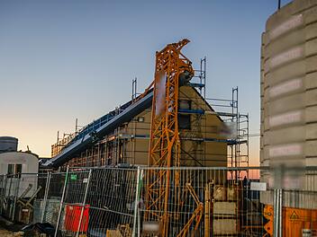 Arbeiter in Erlangen von Kran erschlagen Arbeiter in Erlangen von Kran erschlagen