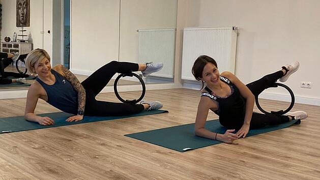 Jennifer Michel hat viele Jahre Erfahrung als Fitnesstrainerin.  In Ebensfeld bietet sie nun ihre selbst zusammengestellten Kurse an: Yoga, Pilates, Deepwork, Faszientraining, HotIron, Cycling und R&uuml;ckenbildung.