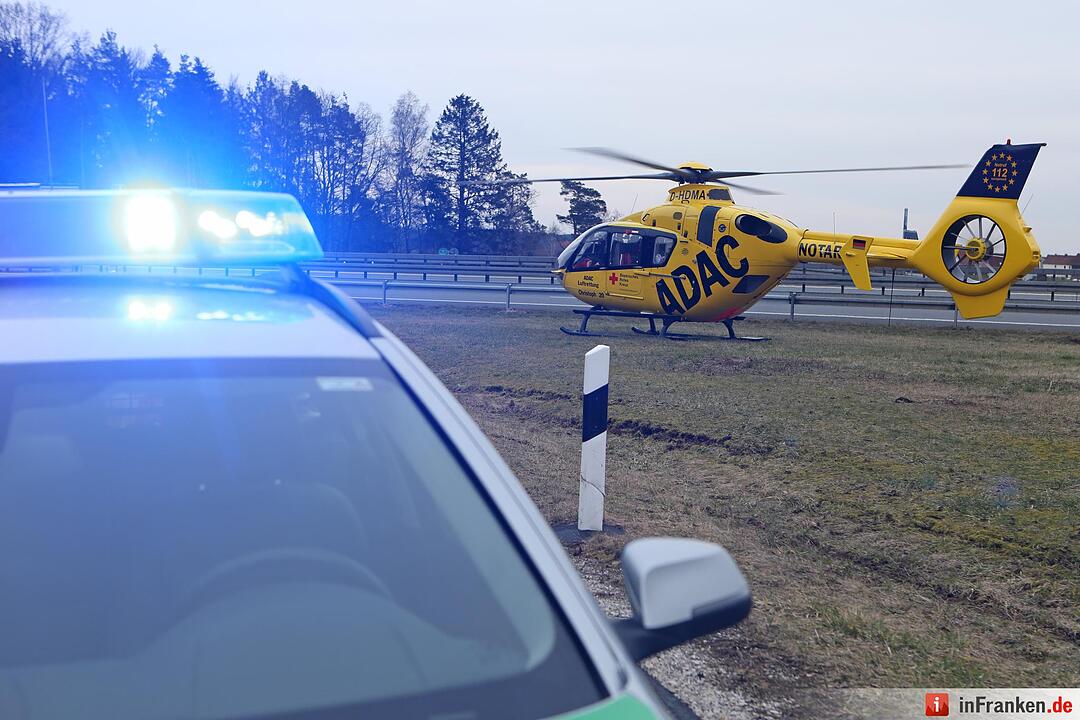 Spektakulaerer Abflag von BMW in Autobahnausfahrt