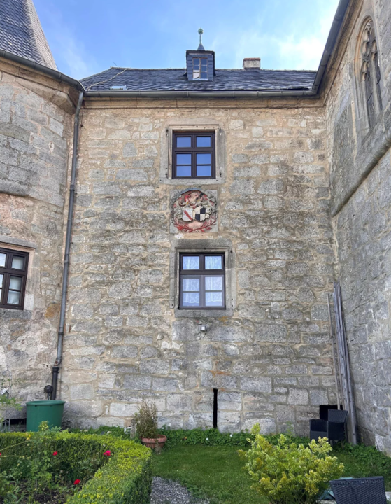 Jahrhundertealte Geschichte: Geheimnisvolles Schloss in Franken zu verkaufen
