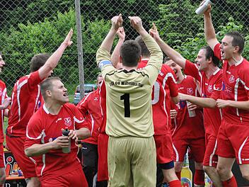 Die Spieler des TSV Wilhelmsthal bejubeln die Rückkehr in die Kreisklasse Kronach. Seit dem Wochenende steht nun endgültig fest, wer in dieser und in den anderen Klassen spielen wird.