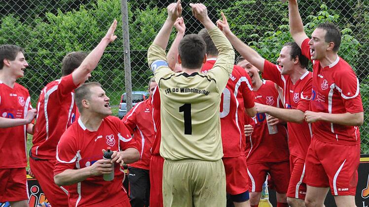 Die Spieler des TSV Wilhelmsthal bejubeln die Rückkehr in die Kreisklasse Kronach. Seit dem Wochenende steht nun endgültig fest, wer in dieser und in den anderen Klassen spielen wird.