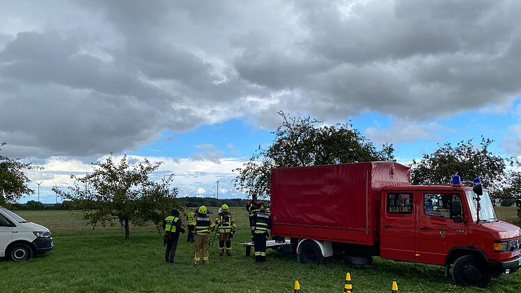 Kleinflugzeug abgestürzt: Pilot noch an Unfallstelle verstorben