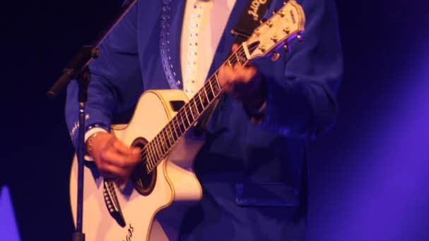 Auch Karl-Heinz, der ältere der beiden Brüder, hat seine Anhängerinnen - aber eigentlich mögen die Fans die Ulrich-Brüder im Doppelpack