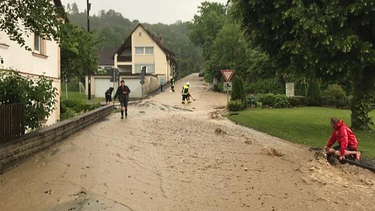 Der Bergweg verwandelte sich am Tag des Unwetters in einen reißenden Bach. Foto: privat