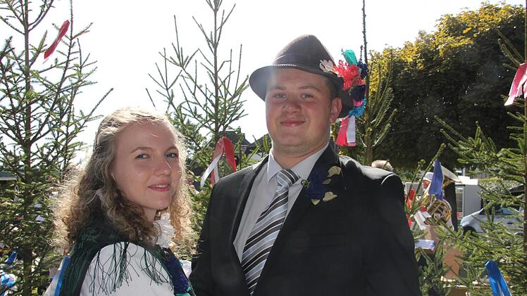 Sechs Zechpaare luden zum Plantanz Foto: Veronika Schadeck