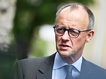 Friedrich Merz äußert sich zur Rente: Steigende Lebenserwartung mit längerer Arbeitszeit verbunden - Kritik an Ampel