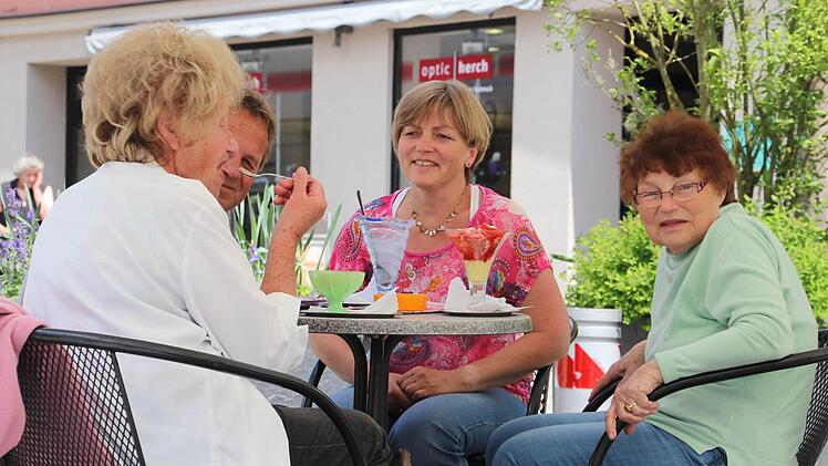 Ein leckerer Eisbecher durfte es schon sein.