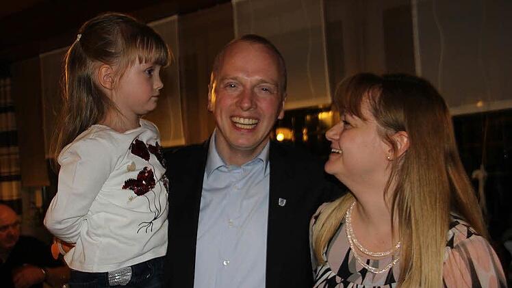 Thomas Löffler mit Tochter Amelie und Ehefrau Yvonne Foto: Veronika Schadeck
