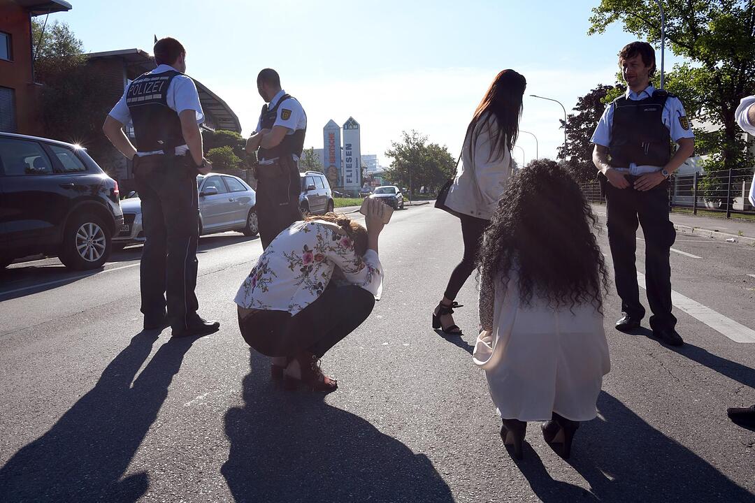 In einer Diskothek in Konstanz in Baden-Württemberg sind in der Nacht zum Sonntag Schüsse gefallen. Der Täter ist unter den Toten.