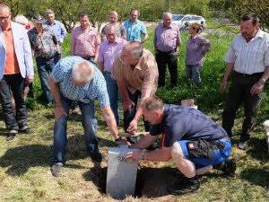 Das seltene Setzen eines 3-Markers am Bad Bockleter See zog zahlreiche Besucher an. Foto: Björn Hein