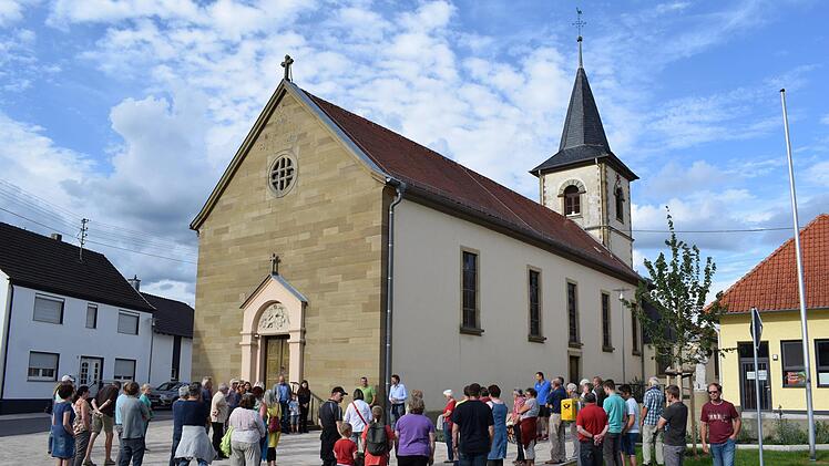 Zum Abschluss gab es  Gelegenheit, einen Blick in die Kirche zu werfen. Nicolas Zenzen