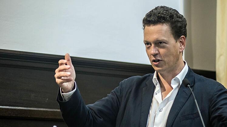 Tilmann Lahme stellte seinen Band über die Famlie Mann beim Coburger Literaturkreis vor. Foto: Jochen Berger