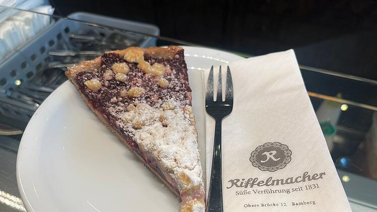 Das Caf&eacute; Riffelmacher bietet eine gro&szlig;e Auswahl an hausgemachtem Kuchen und Torten an.