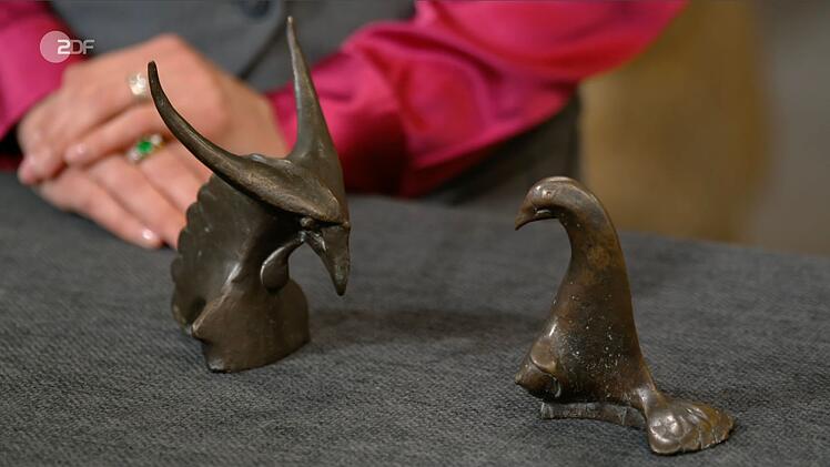 Kleine Bronze-Mischwesen des K&uuml;nstlers Gernot Rumpf datierte Bianca Berding von 1965 bis 1983.