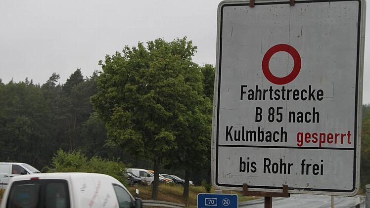 Bis gestern stand das Schild an der A 70-Anschlussstelle. Der Zusatz "bis Rohr frei" hat viele verwirrt.