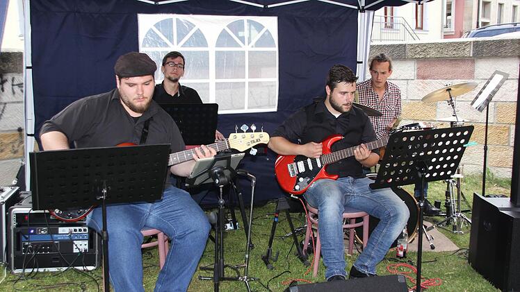 Die Live-Musiker sorgten für eine angenehme Atmosphäre.  Foto: Andreas Schmitt