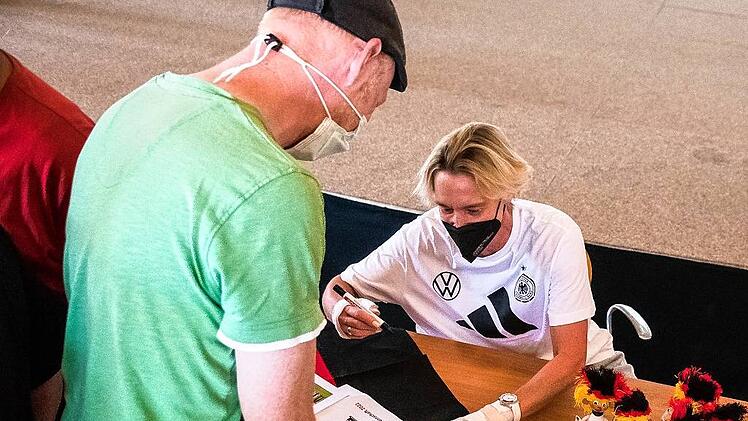 DFB Frauen zu Besuch in Gremsdorf (28)