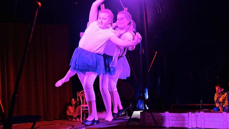 Abschluss-Show im Circus Luna nach dem Pfingstcamp  Foto: Gerd Schaar