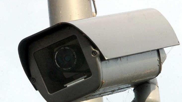 Nach der Auswertung der Bilder, die eine &Uuml;berwachungskamera aufgenommen hat, kann die Polizei den T&auml;ter jetzt beschreiben. Symbolbild: Archiv