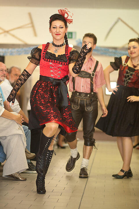 Sandmadla Kuer - Trachtenhof Nuebler