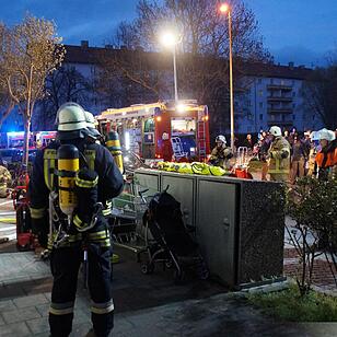 Neun Verletzte bei Brand in Asylunterkunft