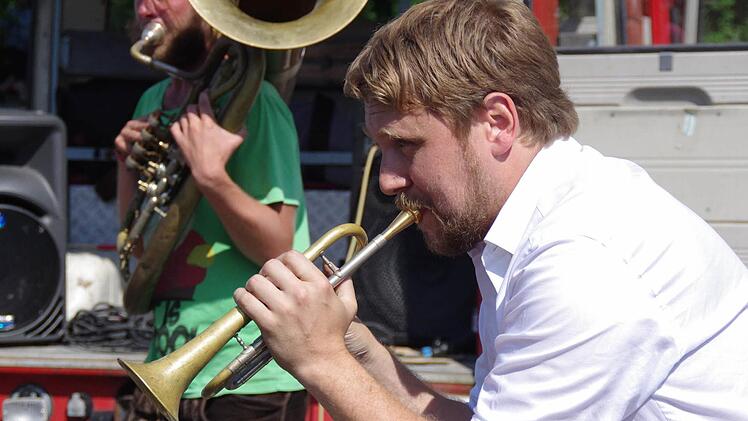 "LaBrassBanda" rockten in Kronach. Foto: Marco Meißner