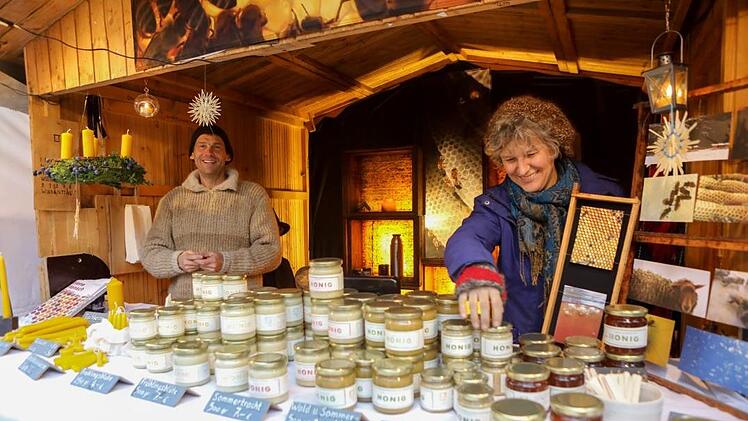 Honig in vielen Variationen bot Imker Markus Hilfgenhaus aus der Fränkischen Schweiz an.Foto: Barbara Herbst