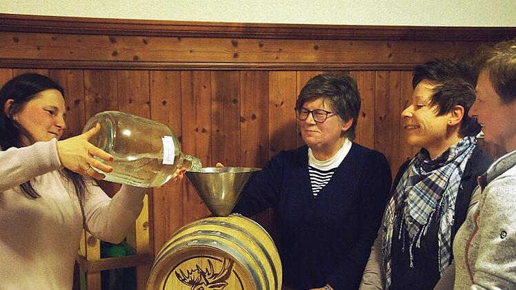 Die Brenner bei der Arbeit  Foto: Helmut Pfefferle